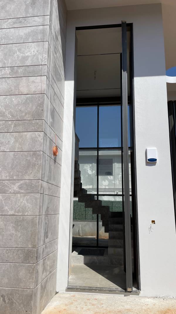 Porte Moderne Grise